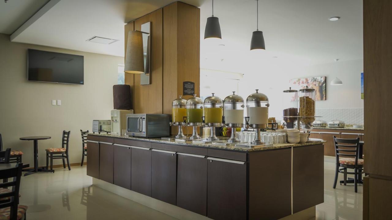 Staybridge Suites Guadalajara Expo By Ihg Zapopan Eksteriør bilde